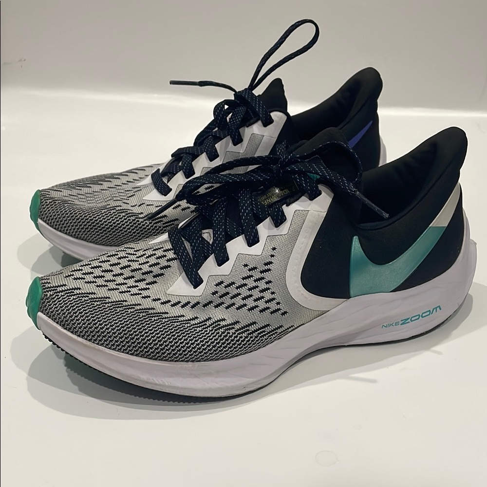 Nike Air Zoom Winflo Running Training Shoes Size 8